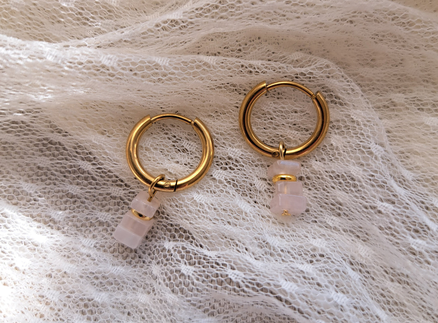 Créoles fines Quartz rose - Acier inoxydable - Argenté ou doré