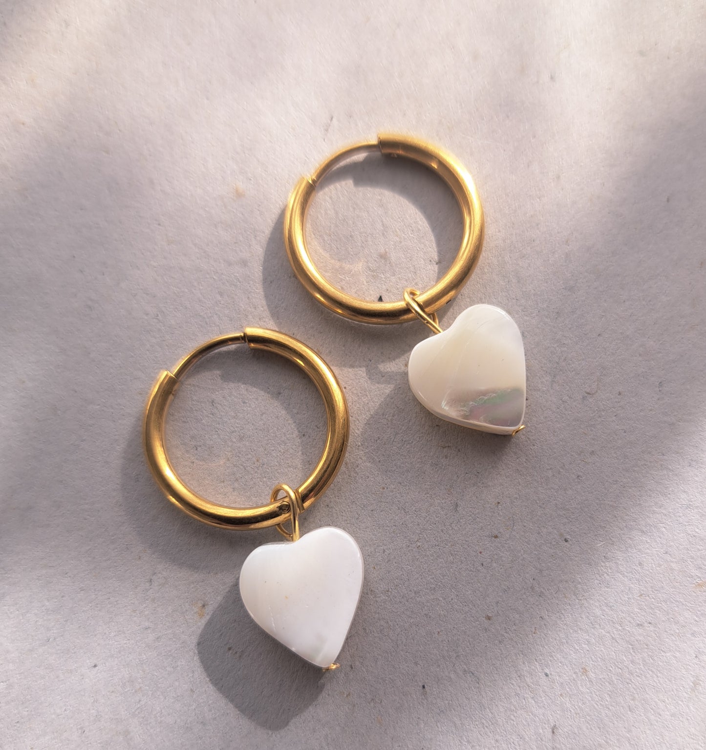 Boucles d'oreilles coeur nacre - Doré ou argenté