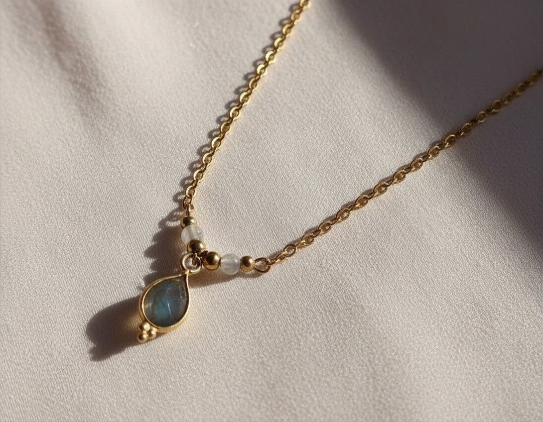 Collier fin pendentif pierres naturelles au choix