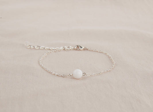 Moon pearl bracelet, Femininity