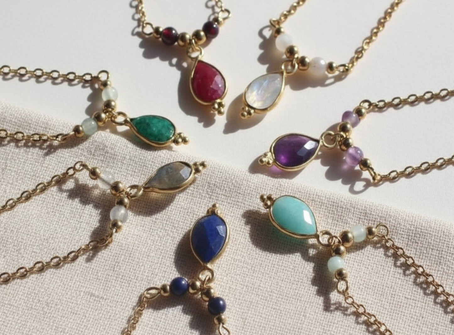 Collier fin pendentif pierres naturelles au choix