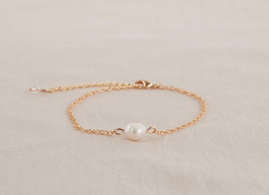 Freshwater pearl bracelet, Radiance