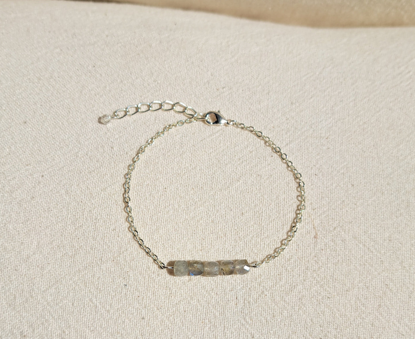 Labradorite stone bracelet, Protection