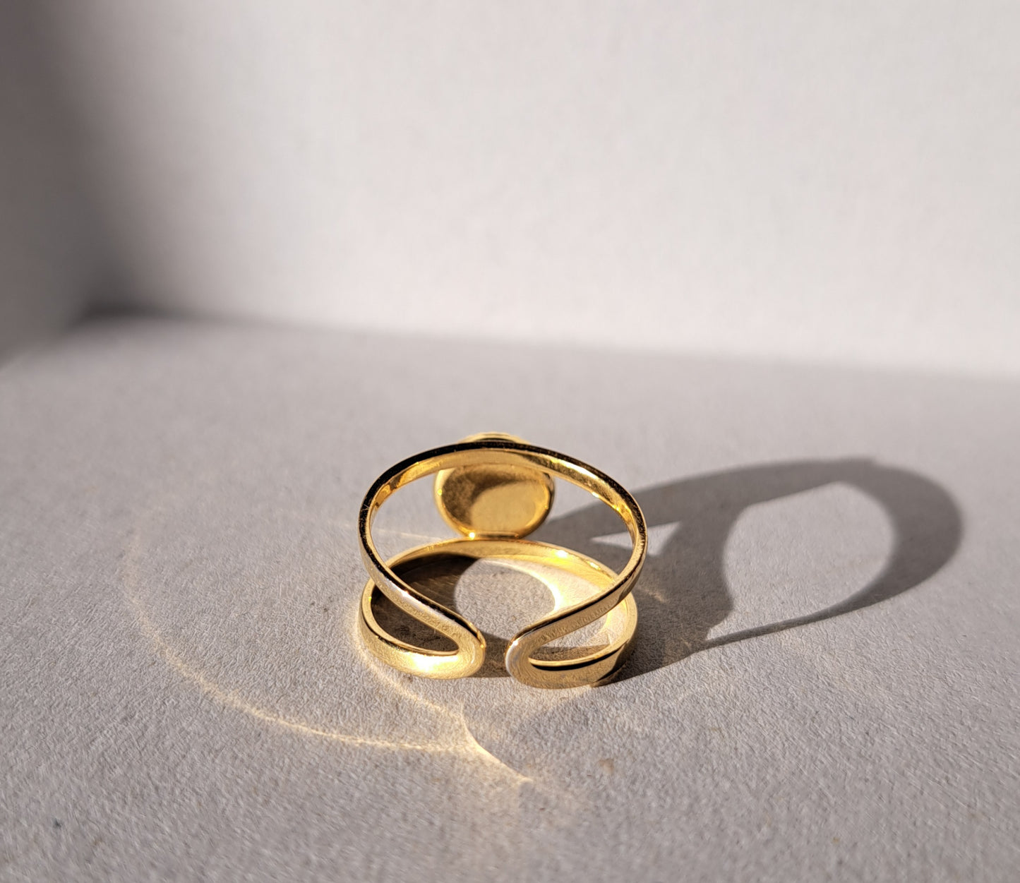 Red colored Agate stone ring - Gilded with fine gold