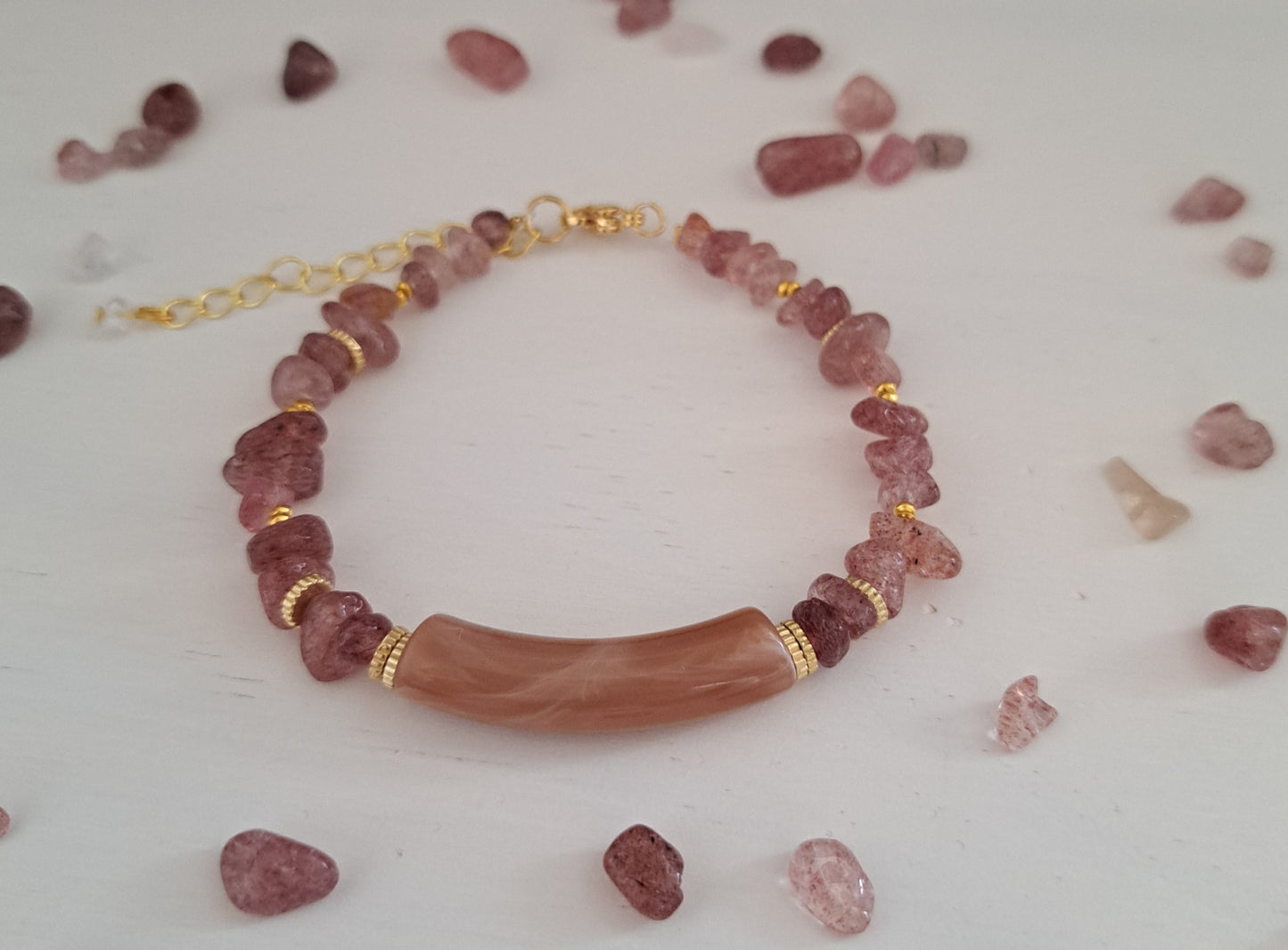 Strawberry quartz and resin stone bracelet