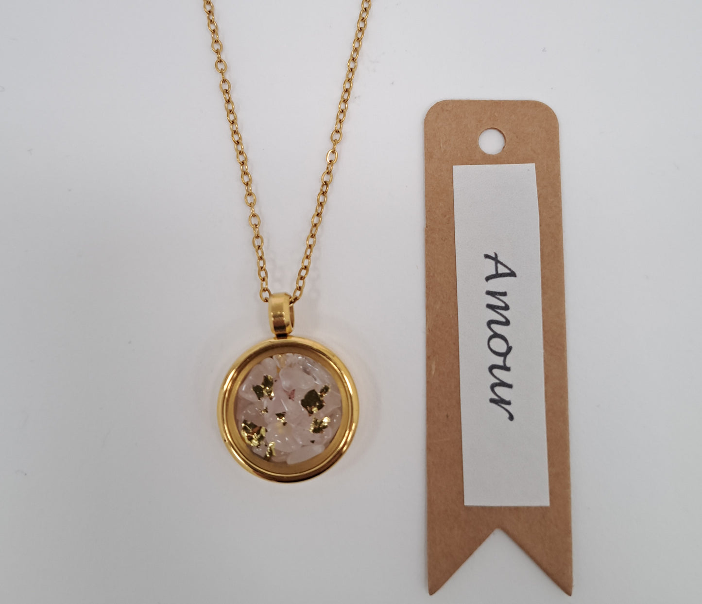 Collier médaillon pierres et feuille d'or