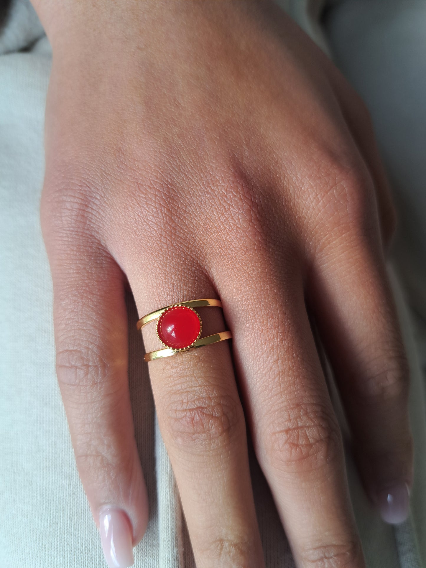 Red colored Agate stone ring - Gilded with fine gold