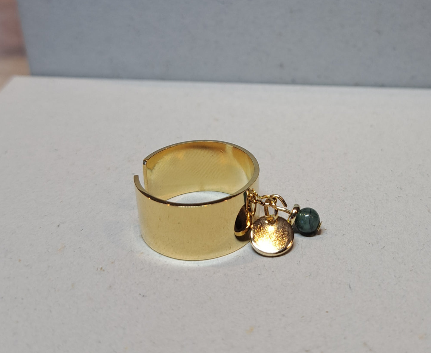 Emerald stone charm ring - Stainless steel