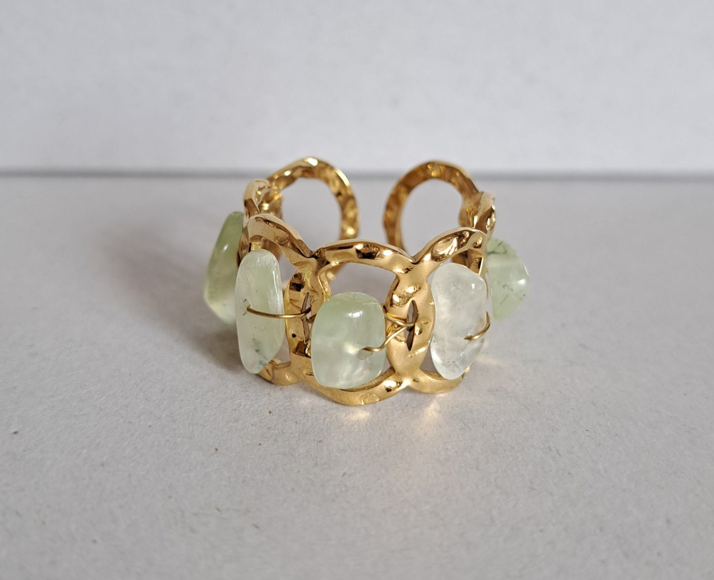 Textured ring with prehnite stones