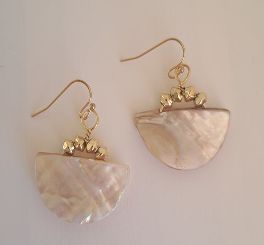 Second-hand mother-of-pearl earrings