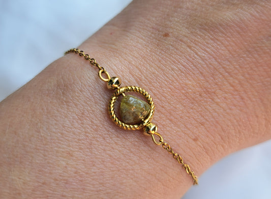 Bracelet doré pierre Grenat vert