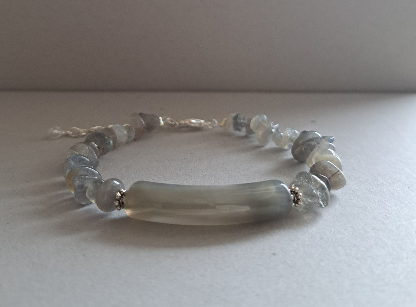 Bracelet pierres labradorite et résine