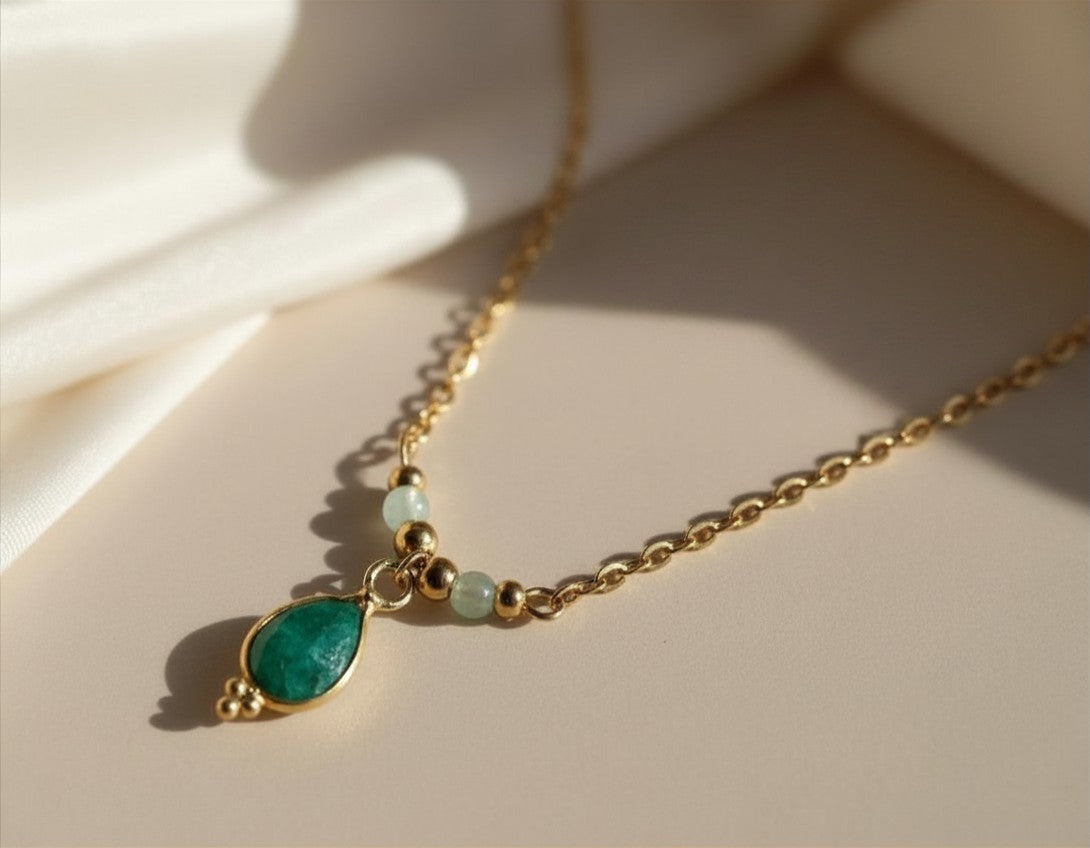 Collier fin pendentif pierres naturelles au choix