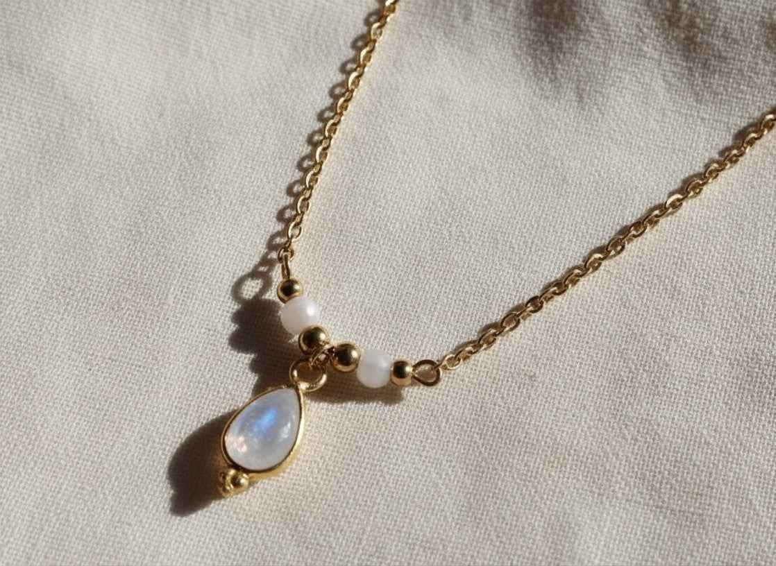 Collier fin pendentif pierres naturelles au choix