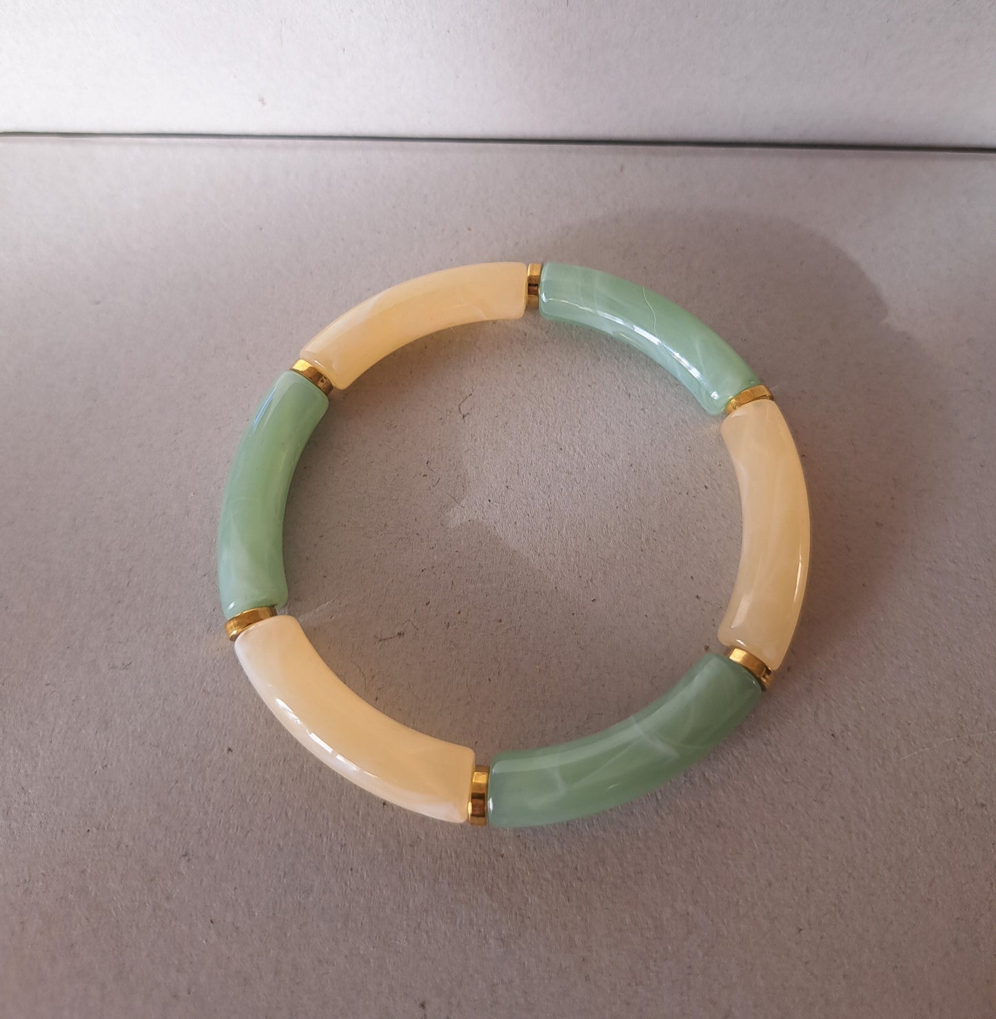 Bracelet résine Vert d'eau et crème